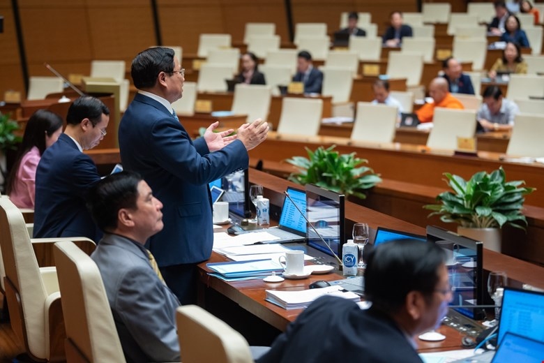 sáng nay, quốc hội thông qua nhiều nghị quyết và bế mạc kỳ họp thứ 6 hình ảnh 2 sang nay, quoc hoi thong qua nhieu nghi quyet va be mac ky hop thu 6 hinh anh 2