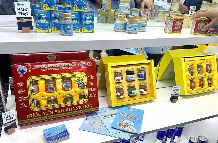 Mở cửa Phòng trưng bày  “Hiểu hàng Thật - Tránh hàng Giả”