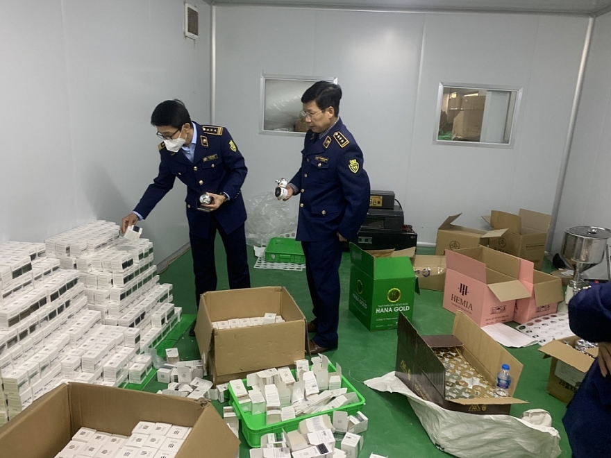 Kiểm tra cơ sở “khủng” sản xuất mỹ phẩm, thực phẩm chức năng tại Thái Nguyên