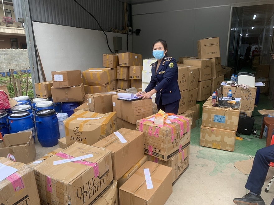 Kiểm tra cơ sở “khủng” sản xuất mỹ phẩm, thực phẩm chức năng tại Thái Nguyên