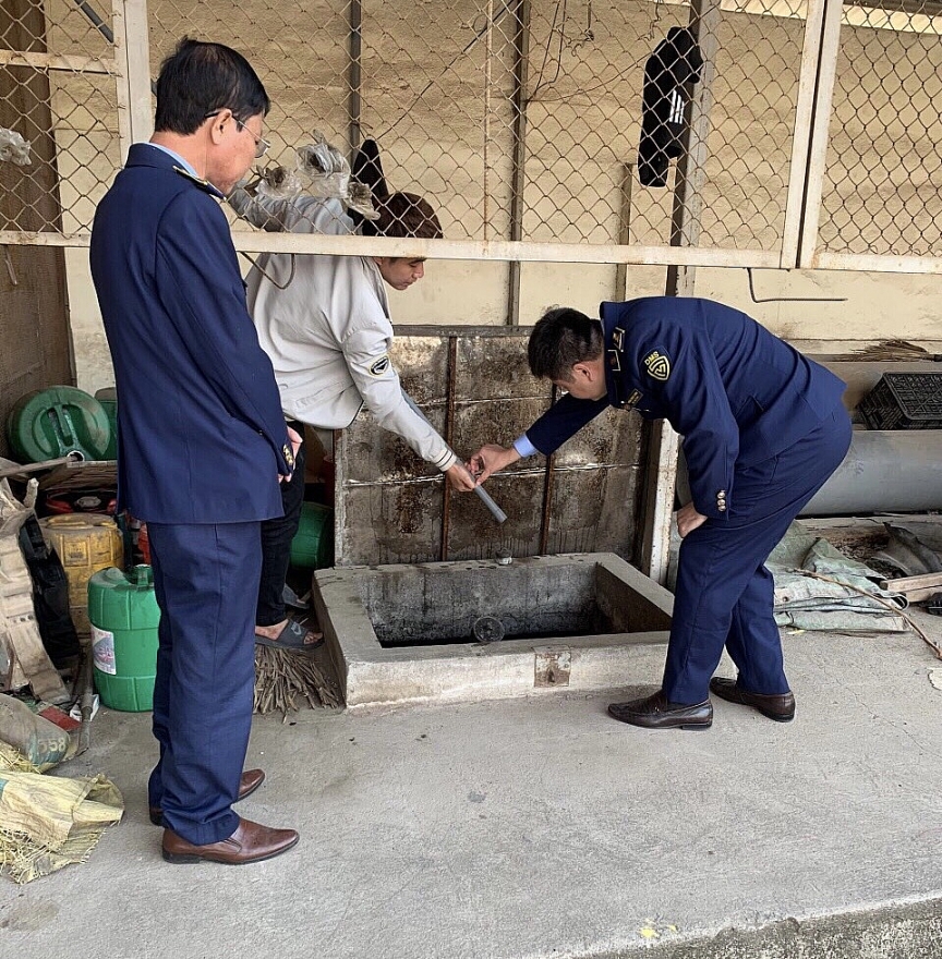 Xử phạt 01 cơ sở kinh doanh xăng dầu tại Vĩnh Phúc ngừng bán hàng không thông báo Xử phạt 01 cơ sở kinh doanh xăng dầu tại Vĩnh Phúc ngừng bán hàng không thông báo