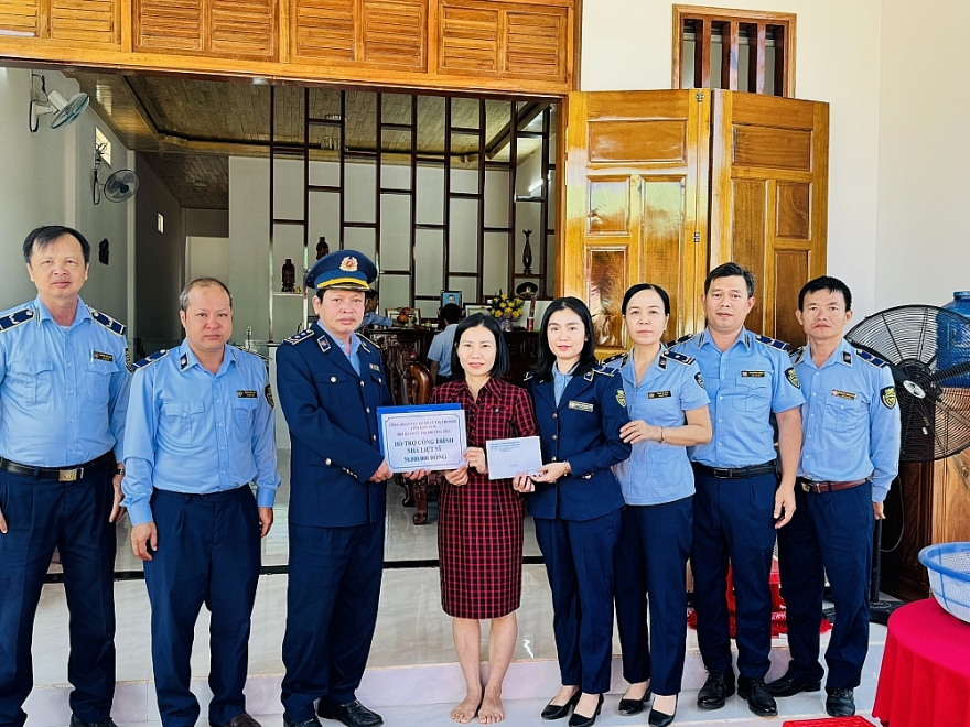 Kon Tum: Trao tặng nhà tình nghĩa cho thân nhân Liệt sĩ Phạm Ngọc Hải