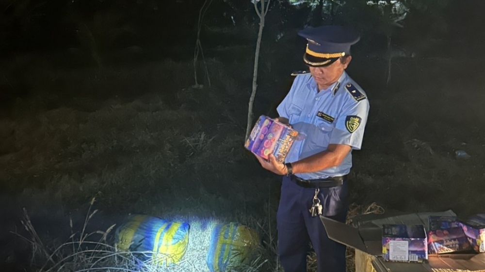 Chuyển cơ quan điều tra hình sự vụ vận chuyển trái phép pháo nổ qua biên giới trên địa bàn Long An