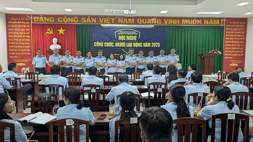 Cục QLTT tỉnh Kiên Giang tổ chức thành công Hội nghị công chức, lao động năm 2025 Cục QLTT tỉnh Kiên Giang tổ chức thành công Hội nghị công chức, lao động năm 2025