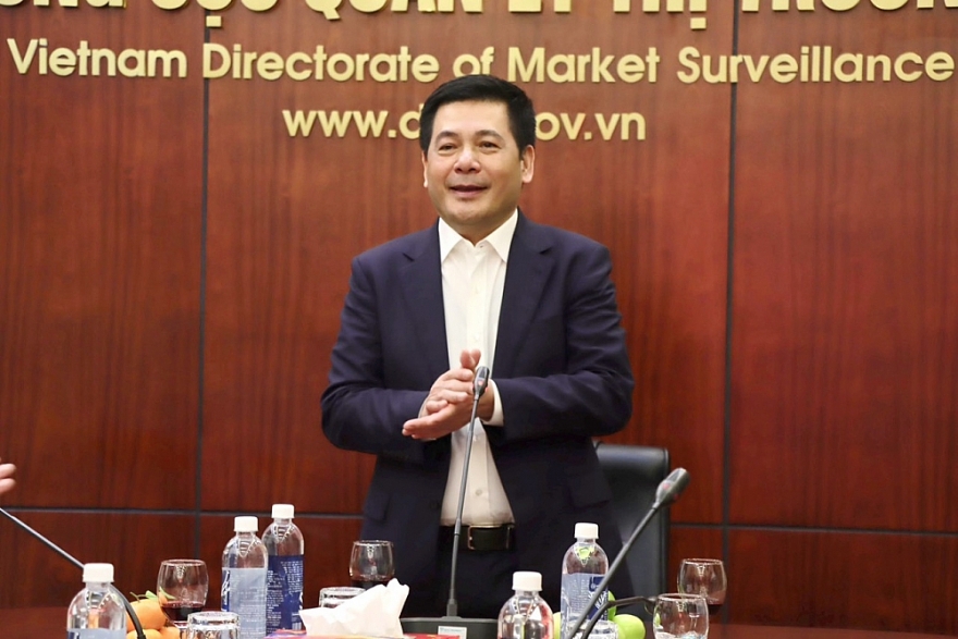 Bộ trưởng Nguyễn Hồng Diên làm việc với Tổng cục QLTT nhân dịp đầu Xuân mới