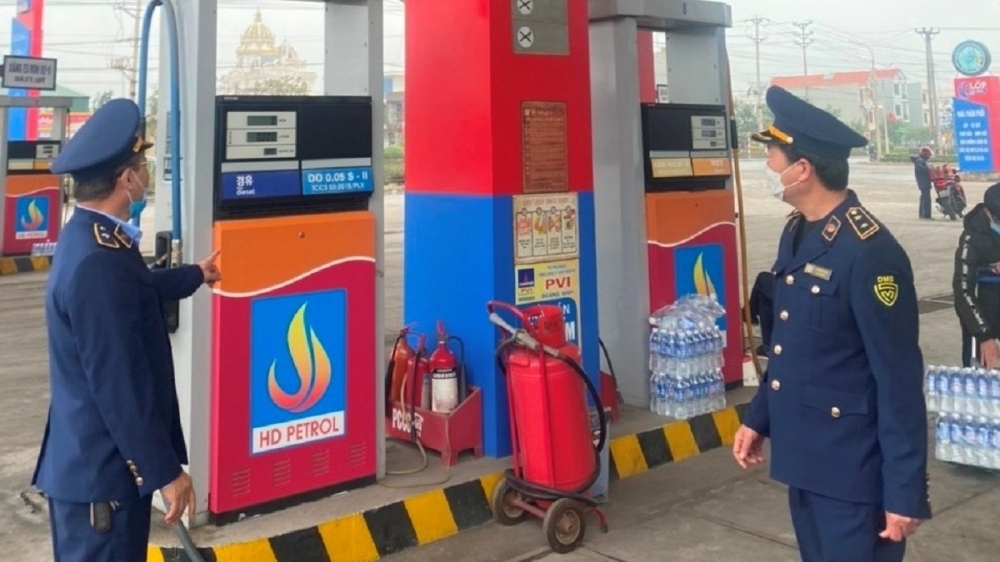 Cục QLTT Quảng Ninh tăng cường kiểm tra, xử lý vi phạm trong kinh doanh xăng dầu