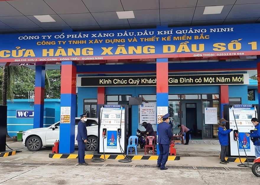 Cục QLTT Quảng Ninh tăng cường kiểm tra, xử lý vi phạm trong kinh doanh xăng dầu