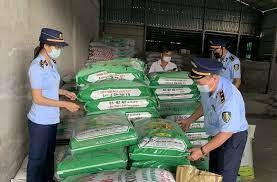 Buôn bán phân bón không đảm bảo chất lượng, cơ sở bị xử phạt trên 200 triệu đồng