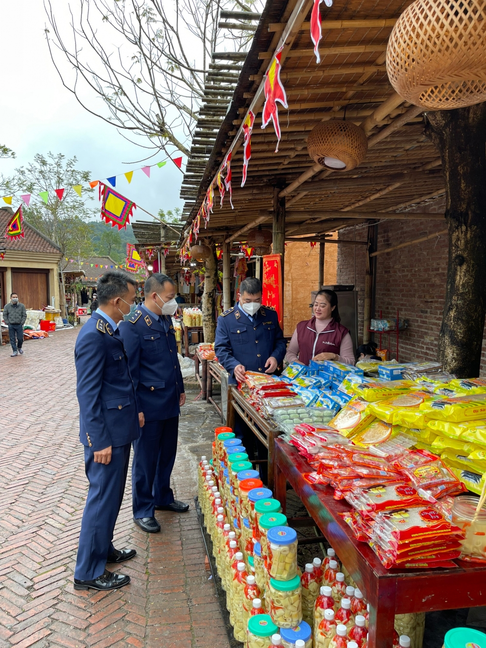 Tăng cường quản lý hoạt động kinh doanh, dịch vụ trong các lễ hội trên địa bàn thành phố Uông Bí và thị xã Quảng Yên
