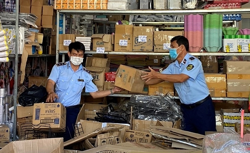 Bình Thuận: Tịch thu gần 7.000 sản phẩm mỹ phẩm, thực phẩm và hàng gia dụng vi phạm Bình Thuận: Tịch thu gần 7.000 sản phẩm mỹ phẩm, thực phẩm và hàng gia dụng vi phạm