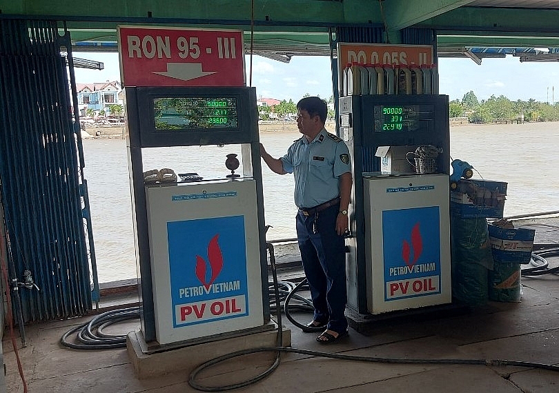 Vĩnh Long: Xử phạt 02 doanh nghiệp vi phạm trong kinh doanh xăng dầu