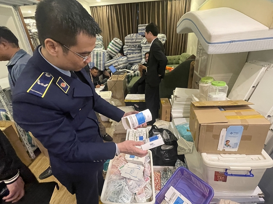 Phát hiện gần 3 tấn nguyên liệu thuốc và thực phẩm chức năng không rõ nguồn gốc trong Khu đô thị Times City