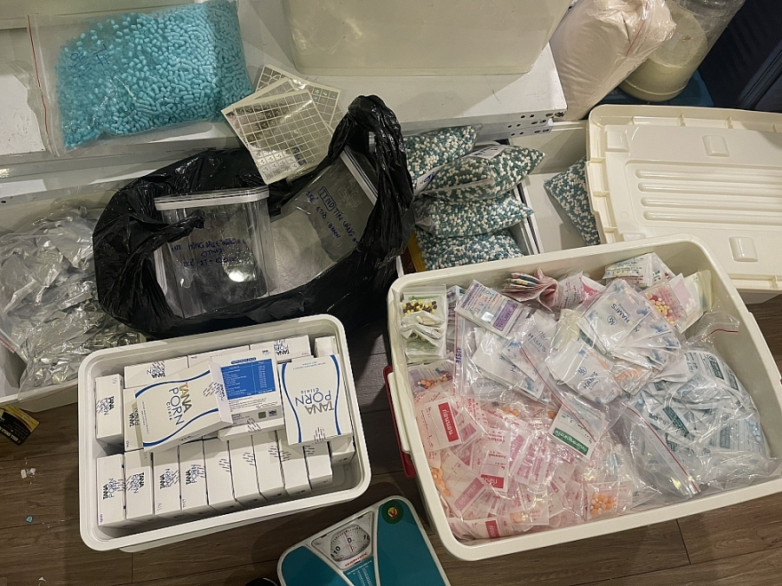 Phát hiện gần 3 tấn nguyên liệu thuốc và thực phẩm chức năng không rõ nguồn gốc trong Khu đô thị Times City