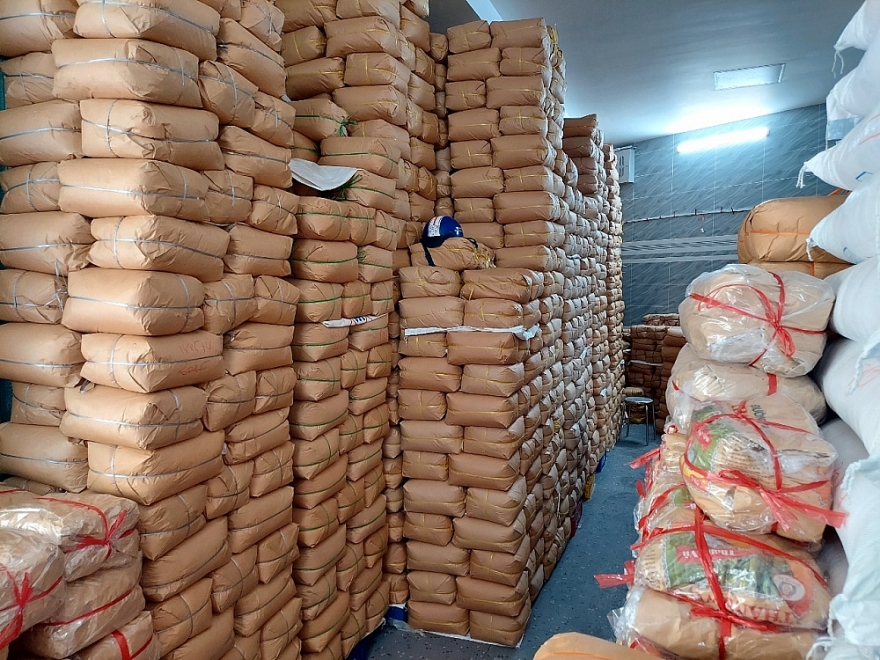 Thu giữ gần 40 tấn đường cát tại 02 hộ kinh doanh trên địa bàn TP.HCM
