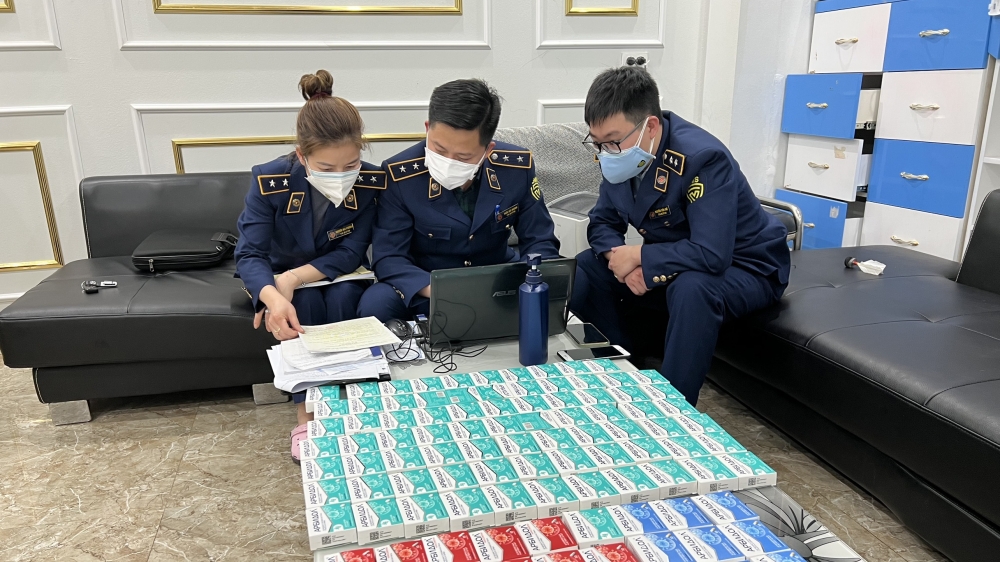 Thu giữ lô kit test và thuốc 'phòng và điều trị Covid-19' trên địa bàn Thái Nguyên