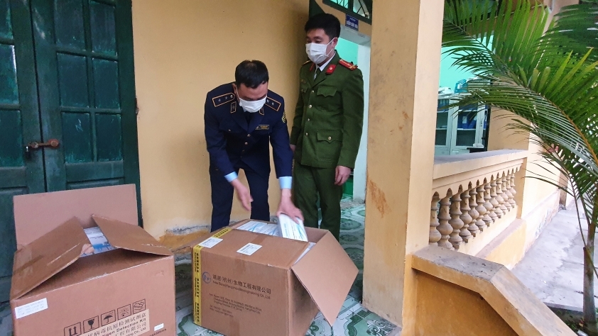 Hưng Yên: Tạm giữ 1.900 bộ kit test Covid-19 có xuất xứ Trung Quốc nhập lậu