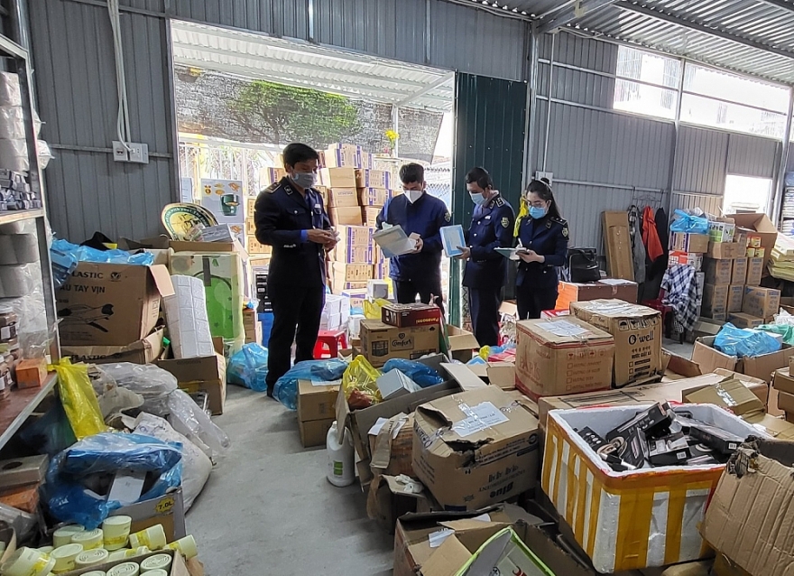 Quảng Bình: Liên tiếp phát hiện, xử lý các hành vi vi phạm trong kinh doanh kit test nhanh Covid-19