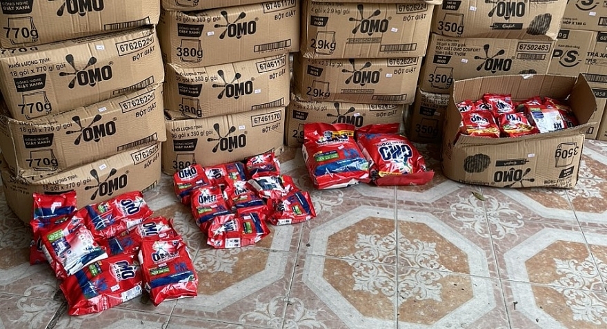 Thu giữ 1.200 sản phẩm kem đánh răng và bột giặt có dấu hiệu giả mạo nhãn hiệu P/S và OMO Thu giữ 1.200 sản phẩm kem đánh răng và bột giặt có dấu hiệu giả mạo nhãn hiệu P/S và OMO