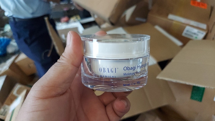 Kiên quyết bài trừ mỹ phẩm giả, kém chất lượng lưu thông trên thị trường Kiên quyết bài trừ mỹ phẩm giả, kém chất lượng lưu thông trên thị trường