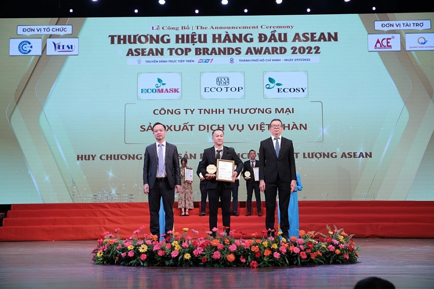 Kiên quyết bài trừ mỹ phẩm giả, kém chất lượng lưu thông trên thị trường Kiên quyết bài trừ mỹ phẩm giả, kém chất lượng lưu thông trên thị trường