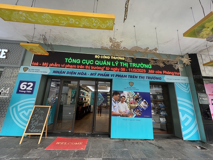 Kiên quyết bài trừ mỹ phẩm giả, kém chất lượng lưu thông trên thị trường Kiên quyết bài trừ mỹ phẩm giả, kém chất lượng lưu thông trên thị trường