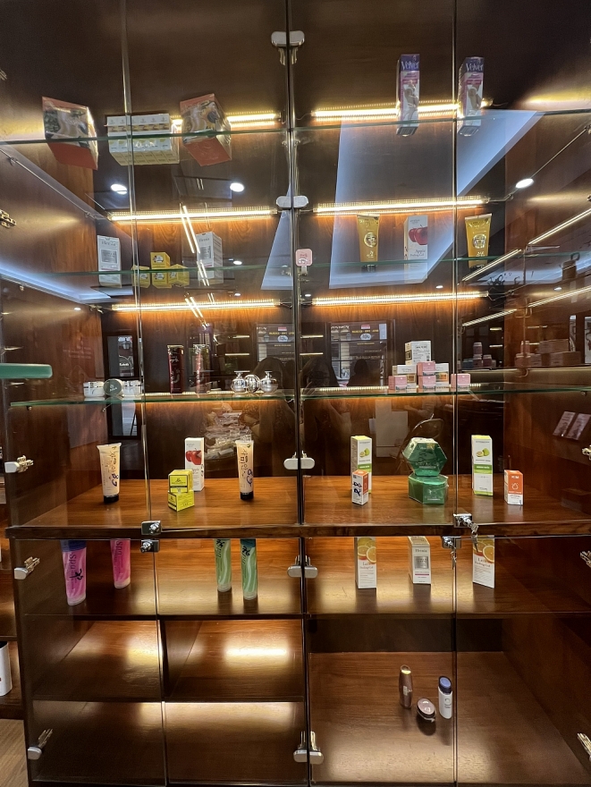 Kiên quyết bài trừ mỹ phẩm giả, kém chất lượng lưu thông trên thị trường Kiên quyết bài trừ mỹ phẩm giả, kém chất lượng lưu thông trên thị trường