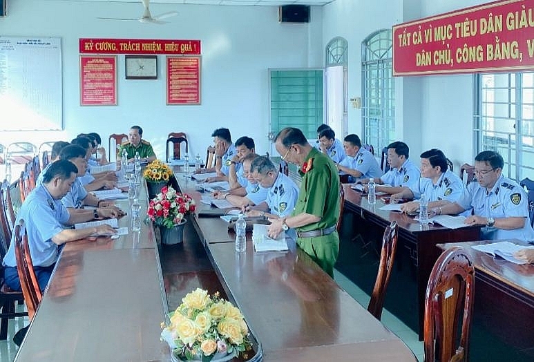 Tập huấn công tác quản lý, sử dụng công cụ hỗ trợ cho công chức QLTT tỉnh Long An Tập huấn công tác quản lý, sử dụng công cụ hỗ trợ cho công chức QLTT tỉnh Long An