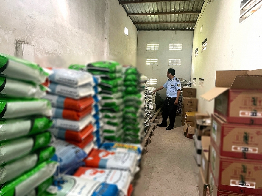 Tiền Giang: Bán phân bón không đảm bảo chất lượng, 01 cơ sở bị phạt tiền gần 25 triệu đồng Tiền Giang: Bán phân bón không đảm bảo chất lượng, 01 cơ sở bị phạt tiền gần 25 triệu đồng