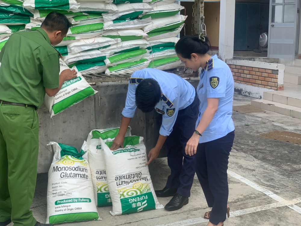 Tạm giữ gần 10 tấn bột ngọt do ngước ngoài sản xuất vi phạm về nhãn hàng hóa