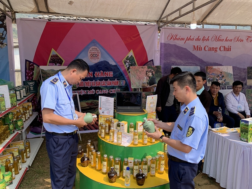 Sơn La: Tăng cường kiểm tra, kiểm soát thị trường dịp Ngày hội hoa Sơn Tra và quảng bá văn hóa, du lịch năm 2023 Sơn La: Tăng cường kiểm tra, kiểm soát thị trường dịp Ngày hội hoa Sơn Tra và quảng bá văn hóa, du lịch năm 2023