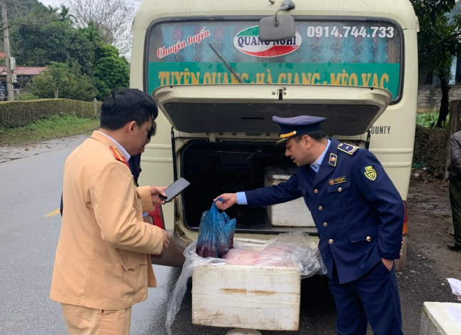 Hà Giang: Ngăn chặn 125kg sản phẩm động vật không rõ nguồn gốc