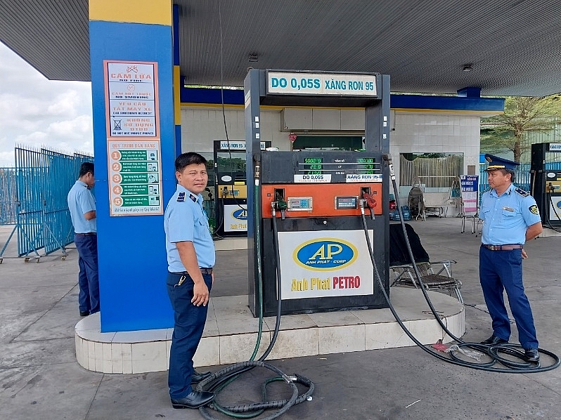 Long An: Xử phạt gần 40 triệu đồng cửa hàng kinh doanh xăng dầu vi phạm về giá bán lẻ