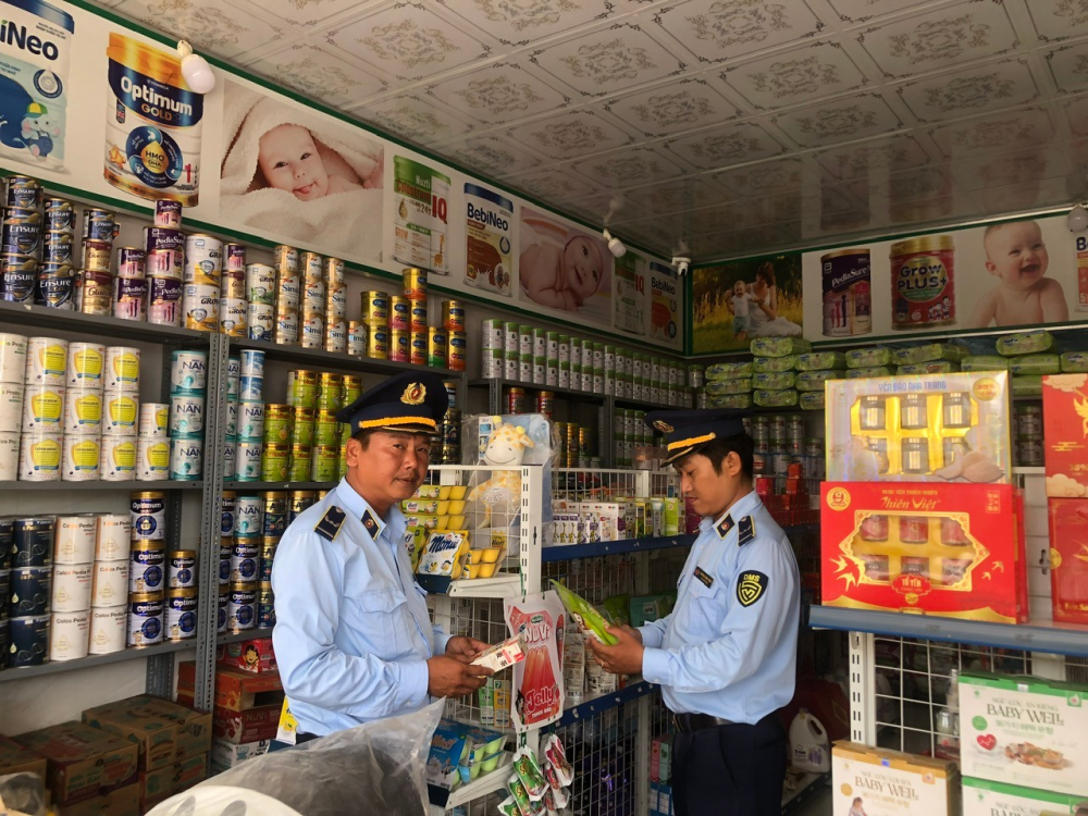 Phát hiện 02 trường hợp sử dụng tài khoản Facebook bán thực phẩm, mỹ phẩm nhập lậu