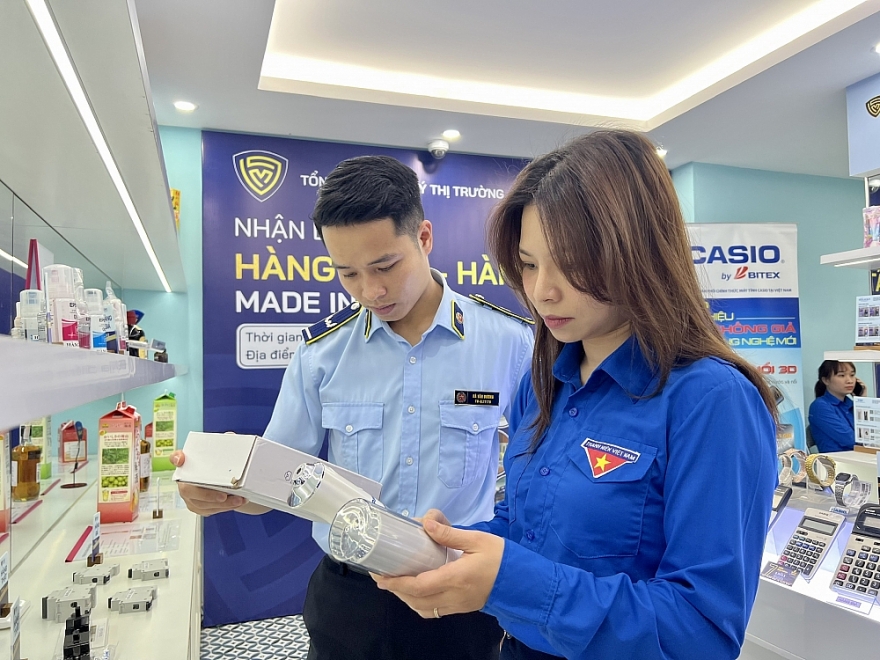 Đoàn Thanh niên Tổng cục QLTT nhận diện hàng vi phạm trên thị trường Đoàn Thanh niên Tổng cục QLTT nhận diện hàng vi phạm trên thị trường