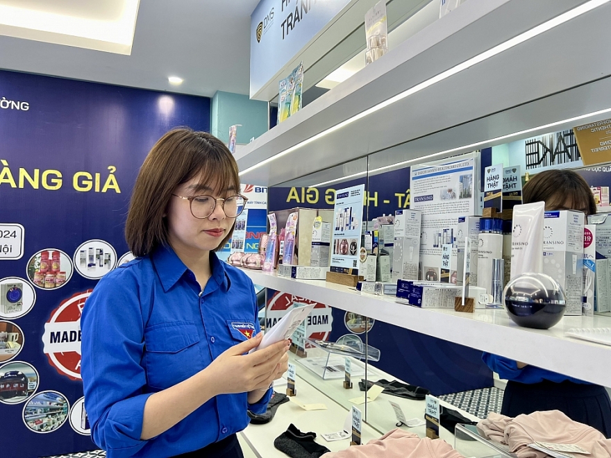 Đoàn Thanh niên Tổng cục QLTT nhận diện hàng vi phạm trên thị trường Đoàn Thanh niên Tổng cục QLTT nhận diện hàng vi phạm trên thị trường