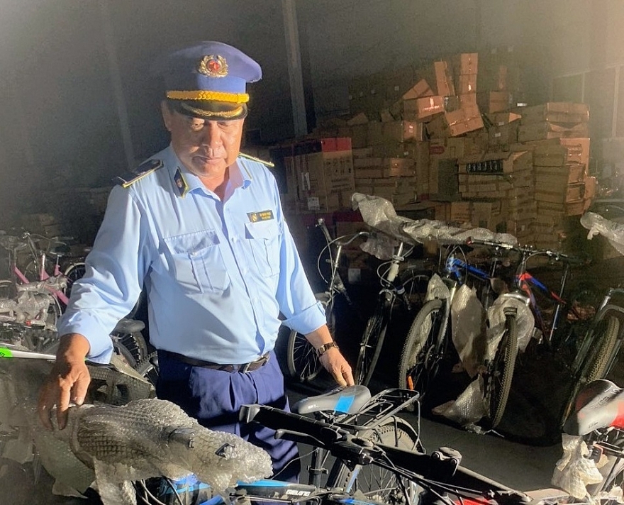 Long An: Tạm giữ nhiều xe đạp không rõ nguồn gốc xuất xứ Long An: Tạm giữ nhiều xe đạp không rõ nguồn gốc xuất xứ