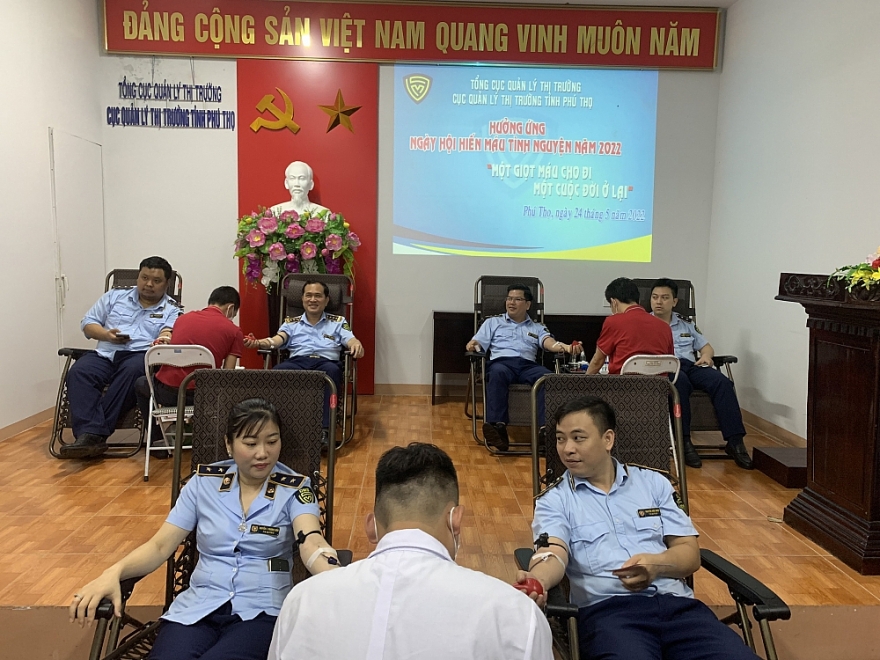 Gần 8.000ml máu được Cục QLTT Phú Thọ sẻ chia tới người bệnh Gần 8.000ml máu được Cục QLTT Phú Thọ sẻ chia tới người bệnh