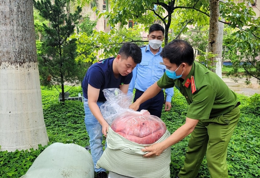 Lai Châu: Ngăn chặn 250kg nội tạng động vật không rõ nguồn gốc Lai Châu: Ngăn chặn 250kg nội tạng động vật không rõ nguồn gốc