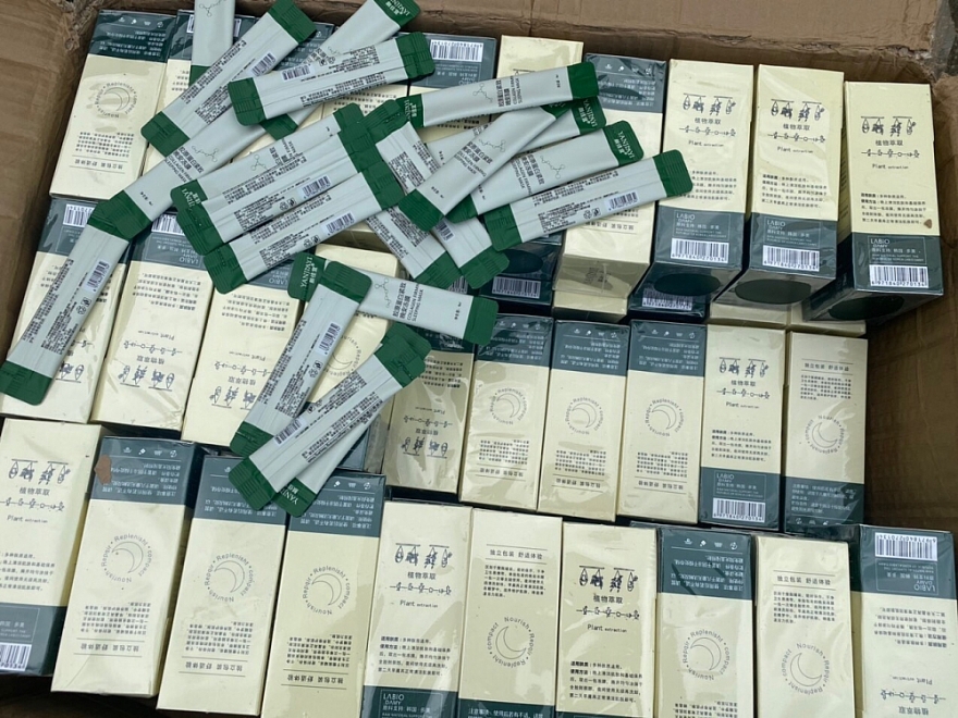 Ngăn chặn phương tiện vận chuyển tiêu thụ 2.000 sản phẩm mỹ phẩm nhập lậu