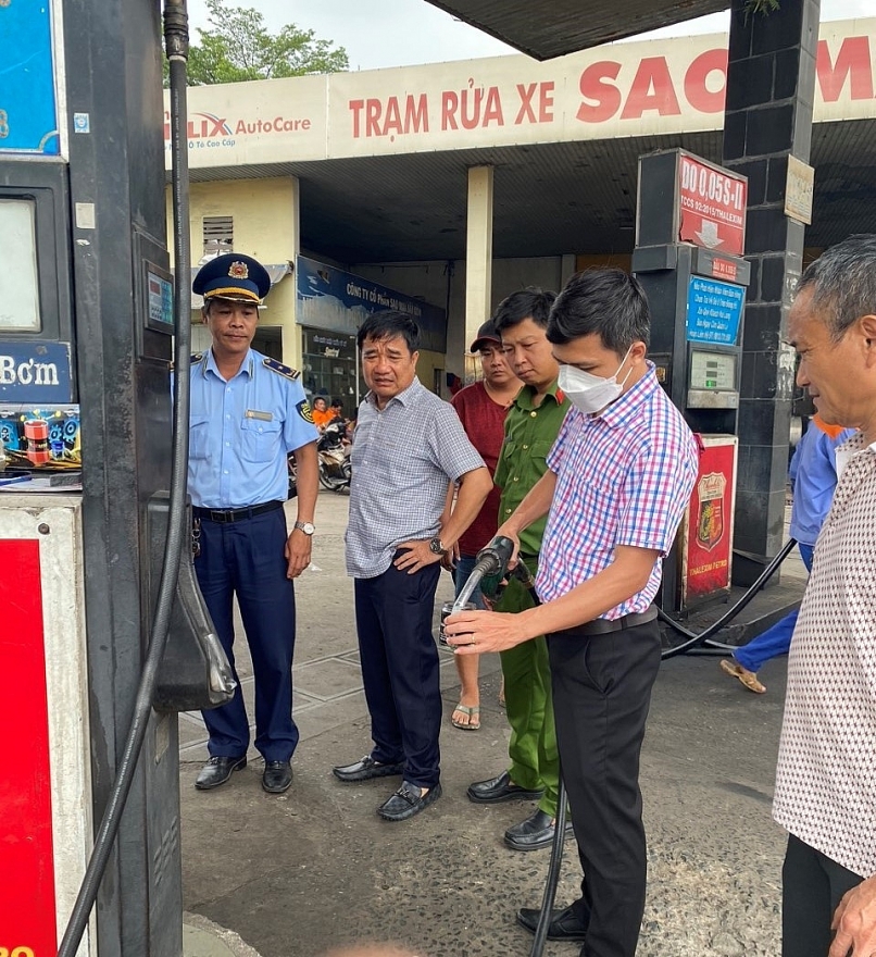 Phát hiện, xử lý DN kinh doanh 15.000 lít xăng không đảm bảo chất lượng ra thị trường tại Bình Dương Phát hiện, xử lý DN kinh doanh 15.000 lít xăng không đảm bảo chất lượng ra thị trường tại Bình Dương