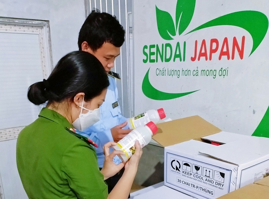 An Giang: Tạm giữ trên 3.300 đơn vị thuốc bảo vệ thực vật vi phạm quy định về nhãn hàng hóa An Giang: Tạm giữ trên 3.300 đơn vị thuốc bảo vệ thực vật vi phạm quy định về nhãn hàng hóa