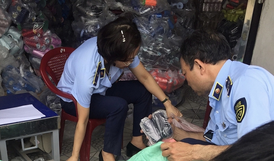 Hà Nam: Tịch thu hơn 9.000 cuộn chỉ may không rõ nguồn gốc xuất xứ