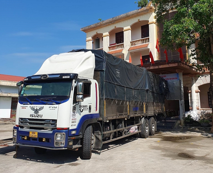 Quảng Bình: Phát hiện xe ô tô tải vận chuyển gần 1.500 bao thuốc lá điếu nhập lậu Quảng Bình: Phát hiện xe ô tô tải vận chuyển gần 1.500 bao thuốc lá điếu nhập lậu