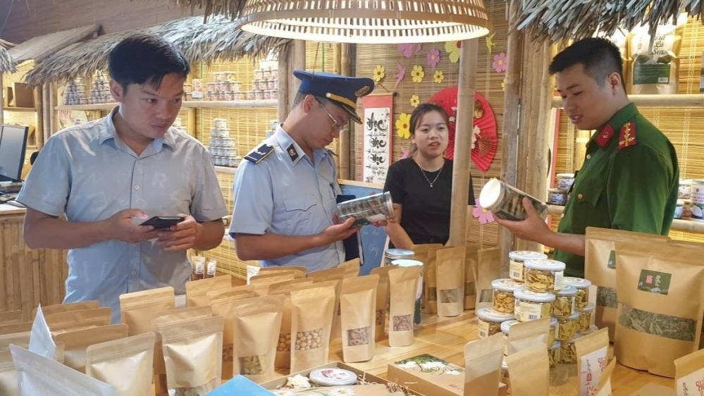 Nghệ An: Tăng cường kiểm tra, kiểm soát thị trường dịp Lễ hội Làng Sen năm 2024