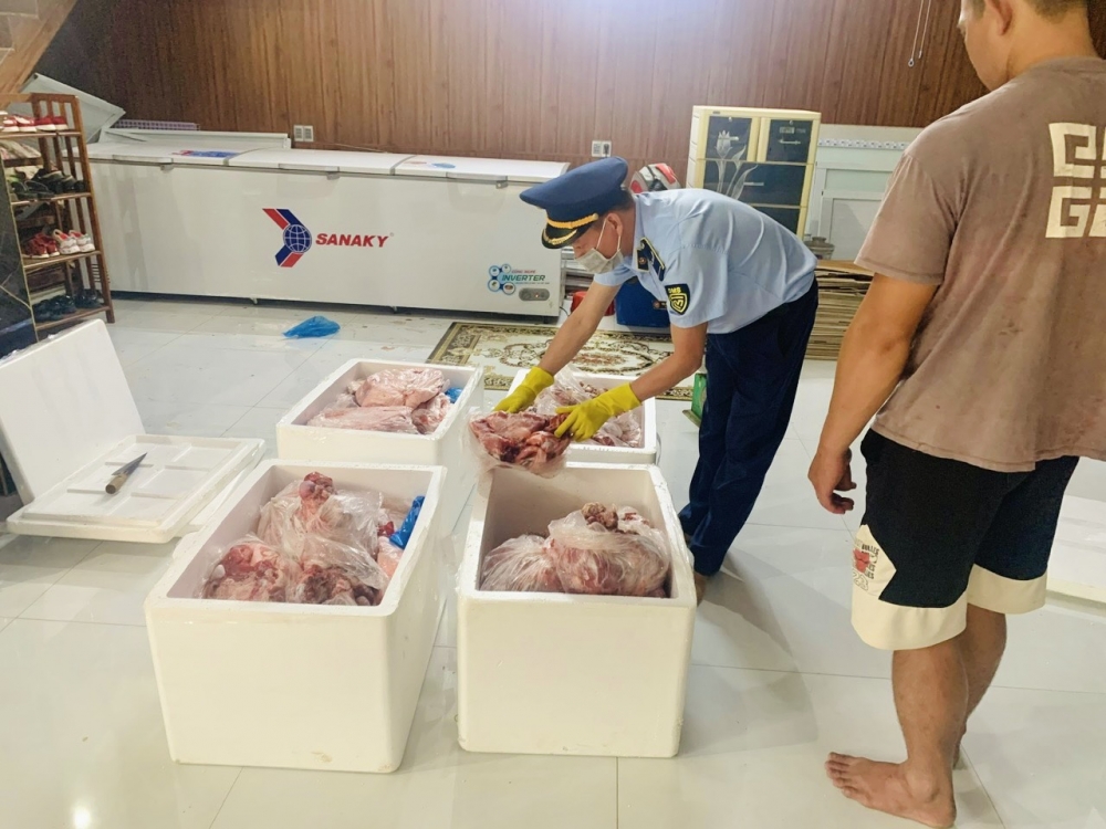 Ngăn chặn thực phẩm bẩn, bảo vệ người tiêu dùng: Lực lượng QLTT trên tuyến đầu