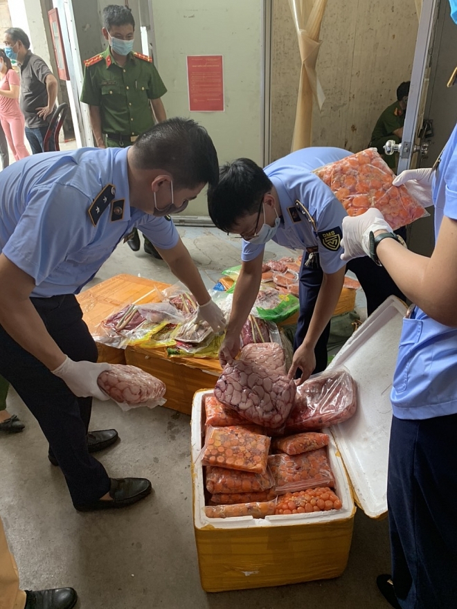Chặn đứng10 tấn nội tạng đông lạnh đã bốc mùi hôi thối