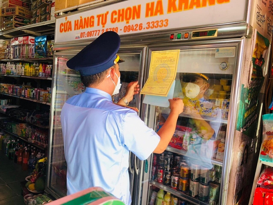 Hà Tĩnh: Đội QLTT số 4 tăng cường ký quy chế phối hợp với các xã, phường, thị trấn và ký cam kết với các cơ sở sản xuất, kinh doanh