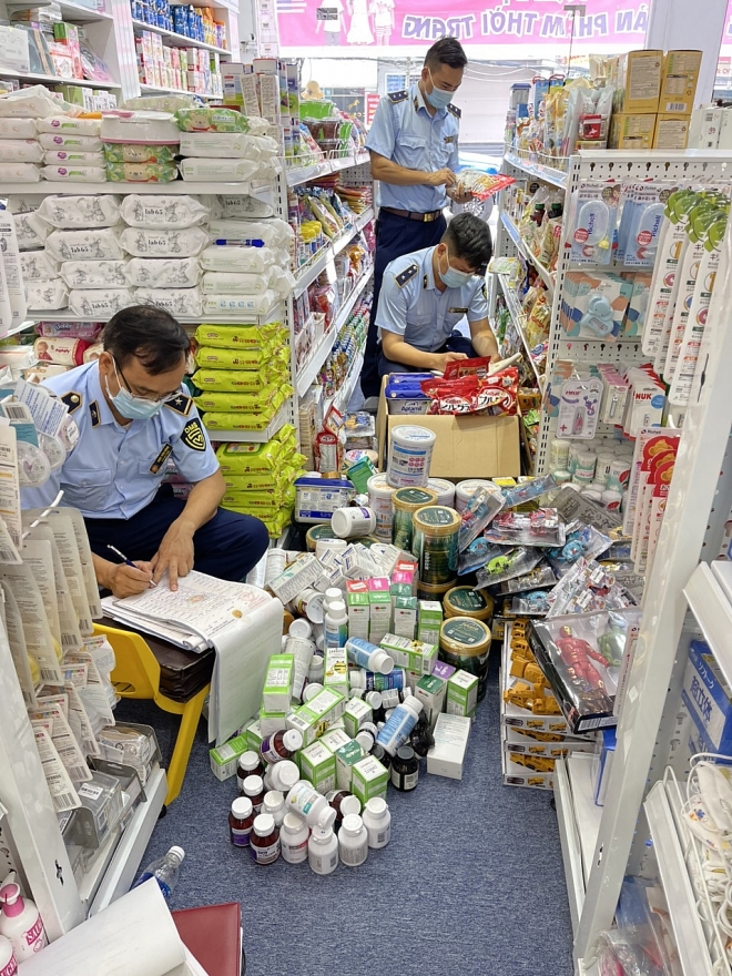 Xử phạt trên 100 triệu đồng cơ sở kinh doanh hàng nhập lậu từ phản ánh của báo chí Xử phạt trên 100 triệu đồng cơ sở kinh doanh hàng nhập lậu từ phản ánh của báo chí