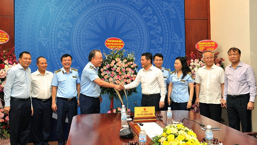 Bộ trưởng Nguyễn Hồng Diên chúc mừng lực lượng QLTT nhân kỷ niệm 64 năm ngày Truyền thống