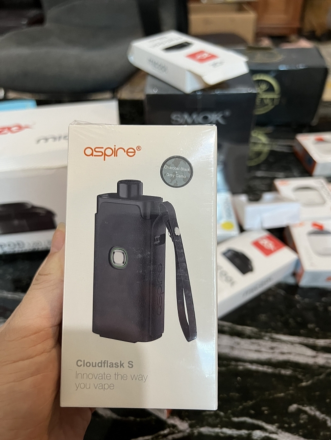 Đồng loạt kiểm tra 03 điểm kinh doanh thuốc lá thế hệ mới trên địa bàn Tp. Thái Nguyên